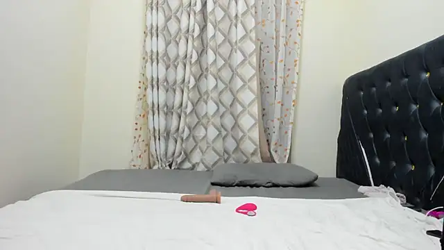 Pretty Ebony Doll online show from April 14, 2026, 6:57 pm