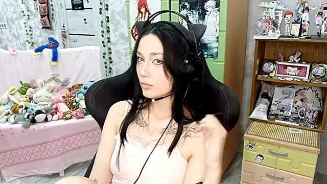 Snapshot of MiaJuiceee chatting on October 6, 2025, 11:00 am MiaJuiceee online show from October 6, 2025, 11:00 am