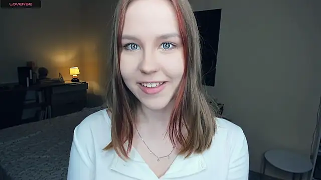 MaliaBourraine online show from September 24, 2025, 7:48 am