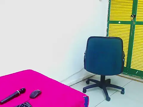 Snapshot of SexyCloe45 chatting on February 10, 2026, 6:12 am SexyCloe45 online show from February 10, 2026, 6:12 am