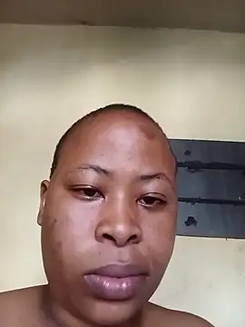 Snapshot of BubblyBeautiful chatting on September 18, 2025, 12:52 pm BubblyBeautiful online show from September 18, 2025, 12:52 pm