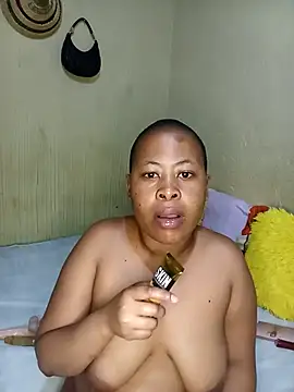 Snapshot of BubblyBeautiful chatting on September 21, 2025, 8:47 pm BubblyBeautiful online show from September 21, 2025, 8:47 pm