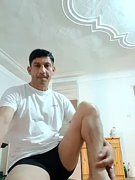 Casianantoonnio online show from November 17, 2025, 2:43 pm