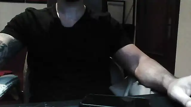 yourfantasy777 online show from April 25, 2026, 11:35 pm