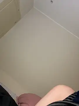 lilita9 online show from November 9, 2025, 1:48 pm