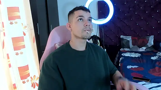 BooyHott  online show from November 27, 2025, 6:30 pm