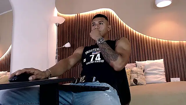 Snapshot of Aiden_steel chatting on October 21, 2025, 1:54 pm Aiden steel online show from October 21, 2025, 1:54 pm