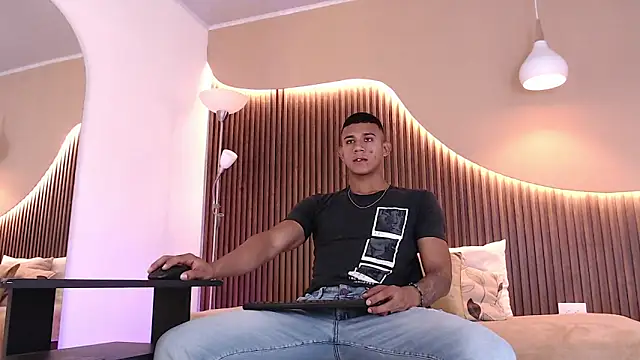 Snapshot of Aiden_steel chatting on October 30, 2025, 1:31 pm Aiden steel online show from October 30, 2025, 1:31 pm