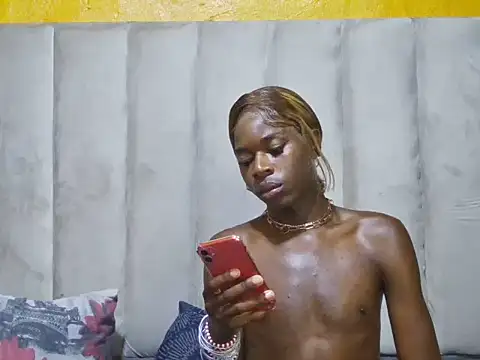 SexyBear012 online show from October 29, 2025, 5:06 am