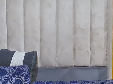 SexyBear012 online show from September 25, 2025, 8:04 pm