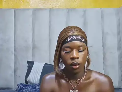 SexyBear012 online show from October 8, 2025, 9:04 pm