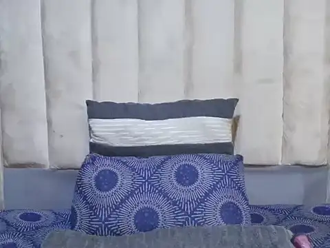 SexyBear012 online show from September 28, 2025, 7:32 pm