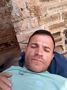 Snapshot of Claudiokkkkk chatting on December 18, 2025, 4:00 pm Claudiokkkkk online show from December 18, 2025, 4:00 pm