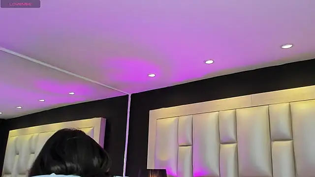 LuisaJonnes  online show from November 3, 2025, 3:04 pm