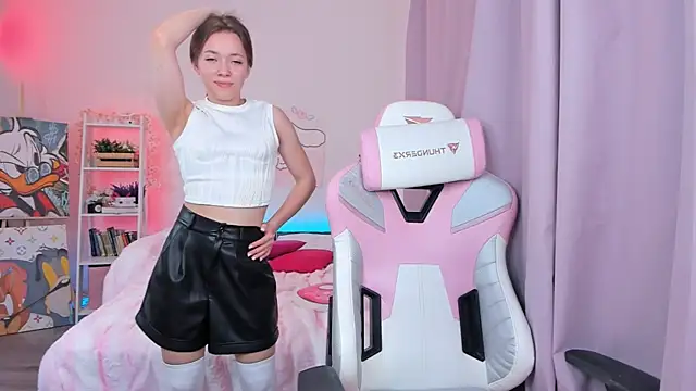 Leri Dells online show from November 4, 2025, 4:11 pm