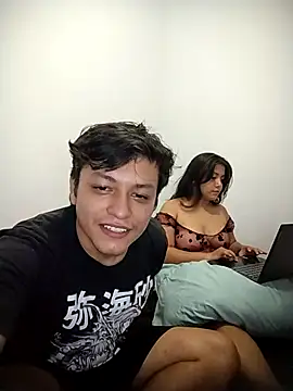 raiderandroxie online show from November 30, 2025, 4:19 pm