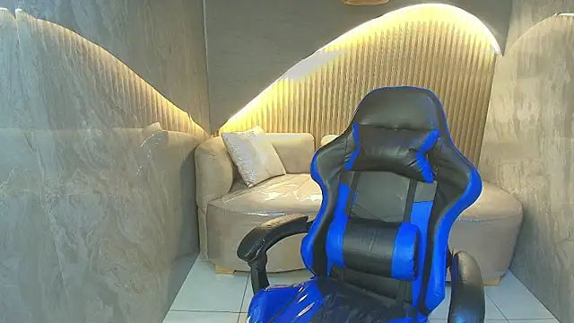 dany r  online show from November 17, 2025, 1:26 pm