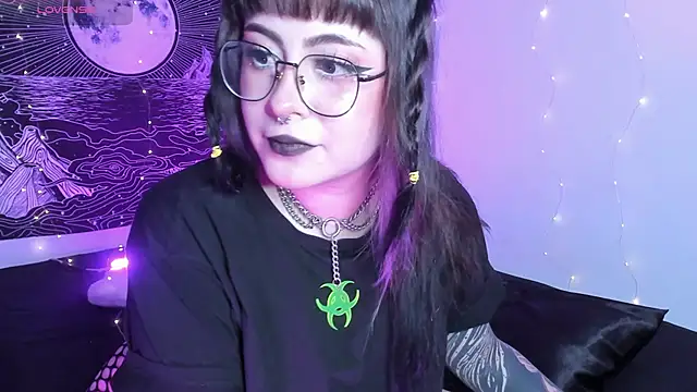 Snapshot of Hallucigenia_ chatting on February 19, 2026, 7:22 pm Hallucigenia online show from February 19, 2026, 7:22 pm