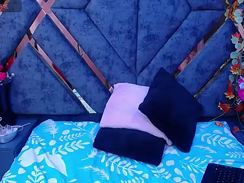 burbuja pink  online show from March 27, 2026, 3:48 am