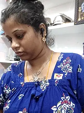 sweetqueen143 online show from March 16, 2026, 7:45 am