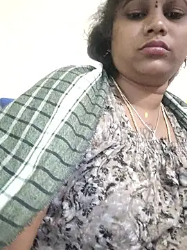 Snapshot of sweetqueen143 chatting on January 7, 2026, 5:51 pm sweetqueen143 online show from January 7, 2026, 5:51 pm