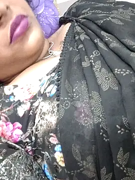 Snapshot of sweetqueen143 chatting on February 24, 2026, 6:42 pm sweetqueen143 online show from February 24, 2026, 6:42 pm