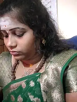 sweetqueen143 online show from October 22, 2025, 3:55 pm