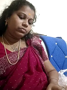 Snapshot of sweetqueen143 chatting on January 11, 2026, 2:13 pm sweetqueen143 online show from January 11, 2026, 2:13 pm