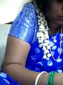 Snapshot of sweetqueen143 chatting on October 6, 2025, 6:30 pm sweetqueen143 online show from October 6, 2025, 6:30 pm