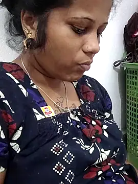 Snapshot of sweetqueen143 chatting on February 12, 2026, 6:02 am sweetqueen143 online show from February 12, 2026, 6:02 am