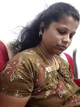 sweetqueen143 online show from April 14, 2026, 6:07 am