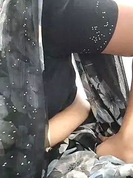 sweetqueen143 online show from April 2, 2026, 3:13 am