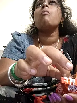 Snapshot of sweetqueen143 chatting on October 2, 2025, 5:38 pm sweetqueen143 online show from October 2, 2025, 5:38 pm