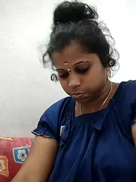 Snapshot of sweetqueen143 chatting on February 14, 2026, 10:48 am sweetqueen143 online show from February 14, 2026, 10:48 am