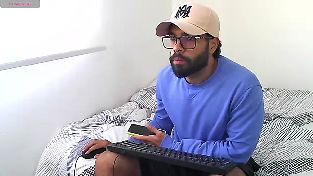 htrebor87 online show from March 27, 2026, 7:04 pm