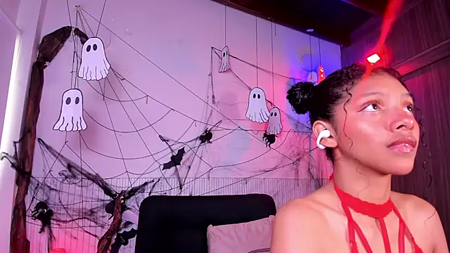 natalia blue online show from November 6, 2025, 5:39 pm