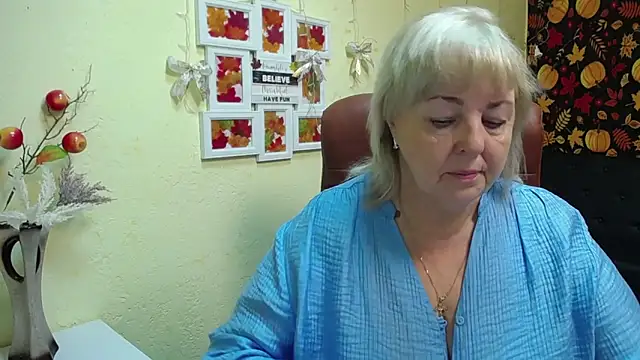 MilenaWedxy online show from November 30, 2025, 6:14 am