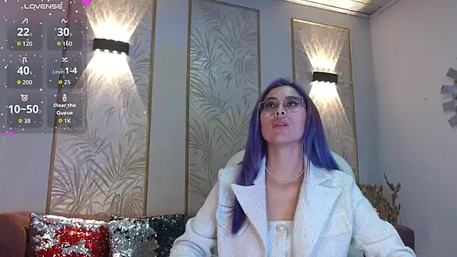 LunaaGrey  online show from November 12, 2025, 3:32 am