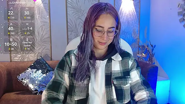 LunaaGrey  online show from November 18, 2025, 3:32 am