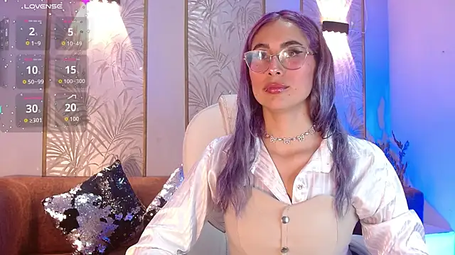 LunaaGrey  online show from November 19, 2025, 4:12 am