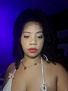 hottielatina online show from November 8, 2025, 10:46 pm