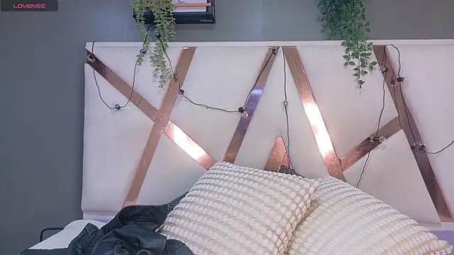 MyApril   online show from February 13, 2026, 11:43 am