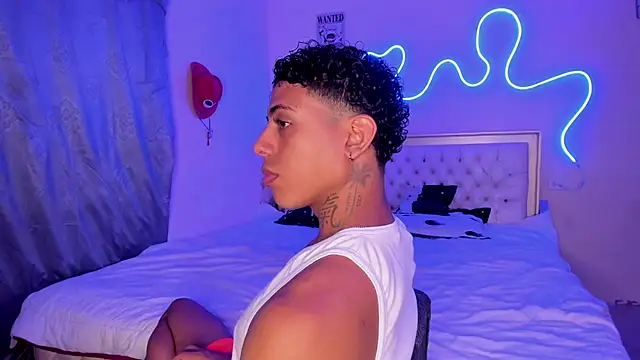 Snapshot of Glader31 chatting on October 9, 2025, 6:08 pm Glader31 online show from October 9, 2025, 6:08 pm