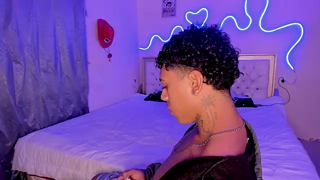 Snapshot of Glader31 chatting on October 13, 2025, 8:10 pm Glader31 online show from October 13, 2025, 8:10 pm