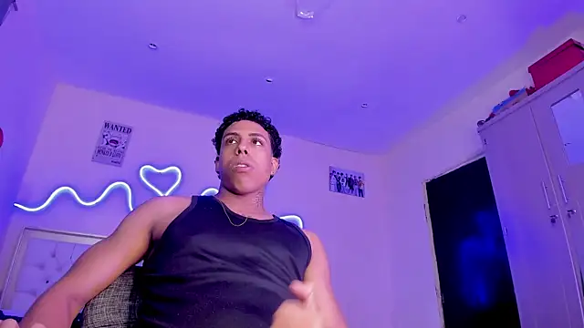 Snapshot of Glader31 chatting on November 17, 2025, 10:36 pm Glader31 online show from November 17, 2025, 10:36 pm