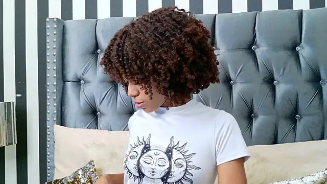 Stellaciel  online show from December 16, 2025, 11:09 pm