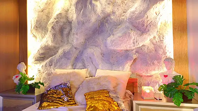 Stellaciel  online show from April 14, 2026, 10:04 pm