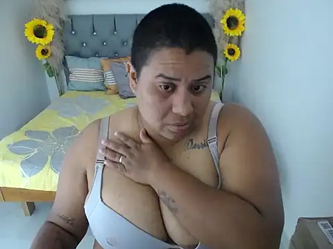 hotlesby valery online show from February 28, 2026, 7:57 pm