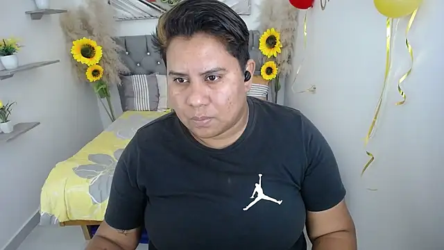 hotlesby valery online show from October 9, 2025, 6:52 pm