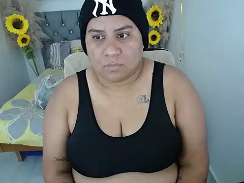 hotlesby valery online show from October 31, 2025, 12:02 pm